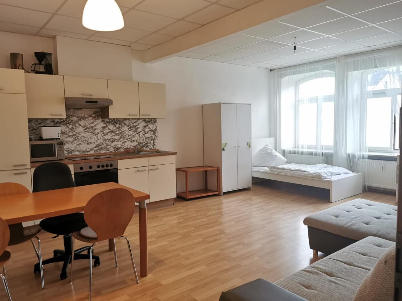 Voll möbliertes 2-Zimmer-Appartement all inkl. Wlan, WM, Strom, Küche uvm. *ab 01.04.2023*