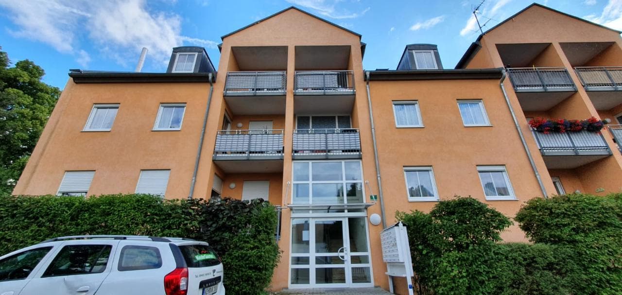 e 2-Zimmer-Wohnung mit Balkon im Deutenhof +++++
