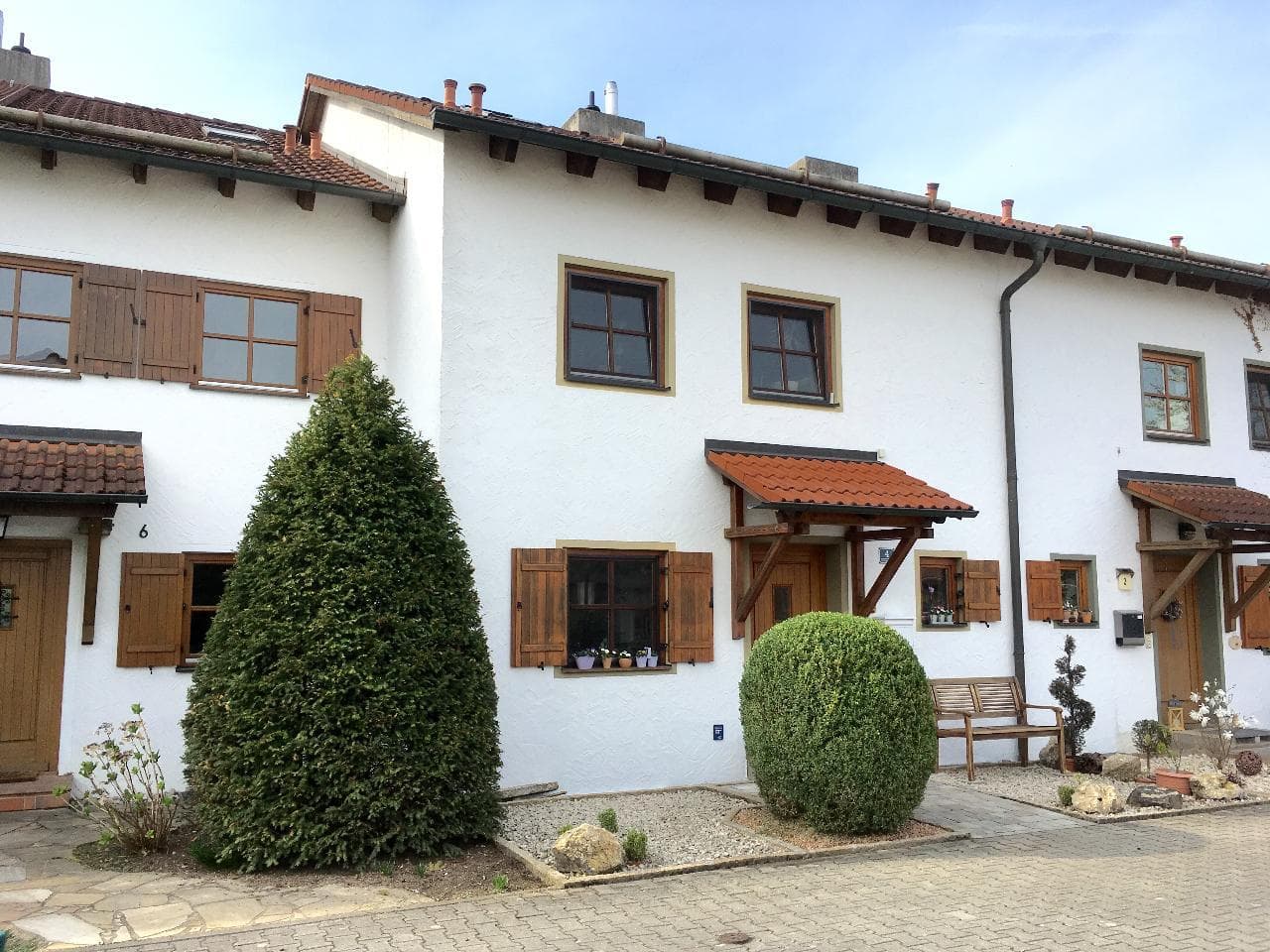 Gepflegtes Reihenmittelhaus in einer ruhig gelegenen, freundlichen Wohngegend!
